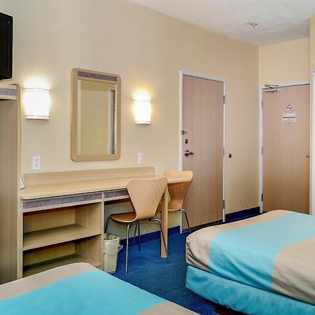 Motel 6-Peterborough, On Exteriör bild
