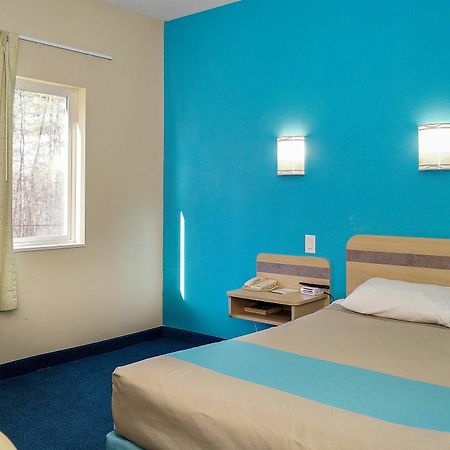 Motel 6-Peterborough, On Exteriör bild